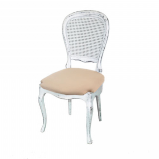 Cadira Vintage decapada blanca seient talp