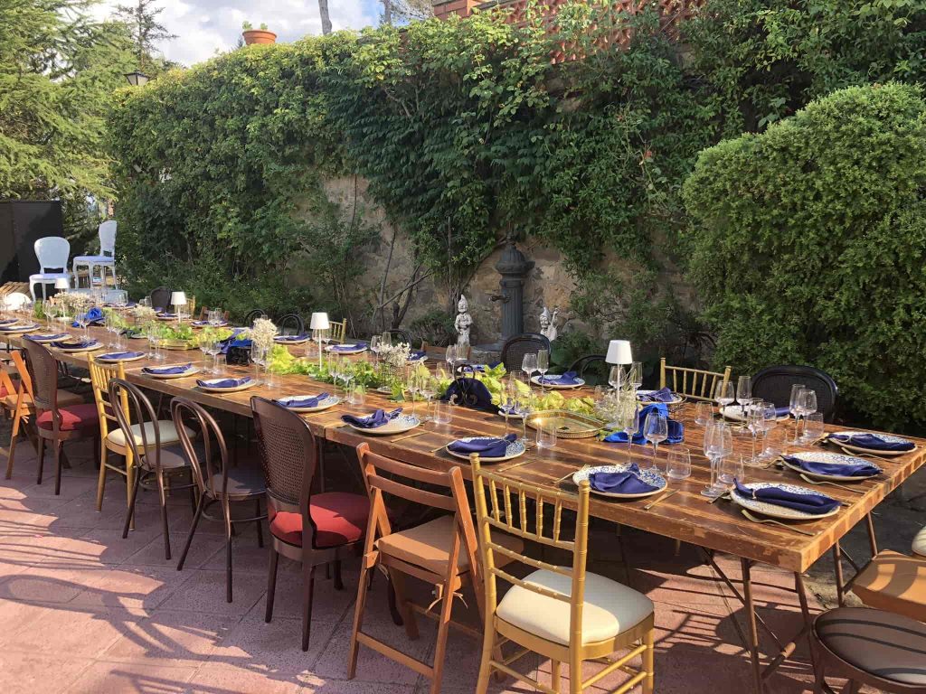 LA GUÍA DEFINITIVA PARA ELEGIR SILLAS PARA EVENTOS AL AIRE LIBRE