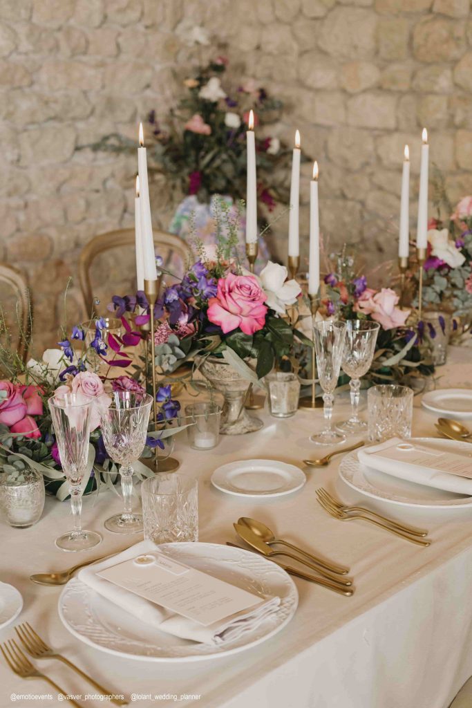 MESAS DE BODA ESPECTACULARES: DISEÑOS Y DISTRIBUCIONES PARA TU BANQUETE