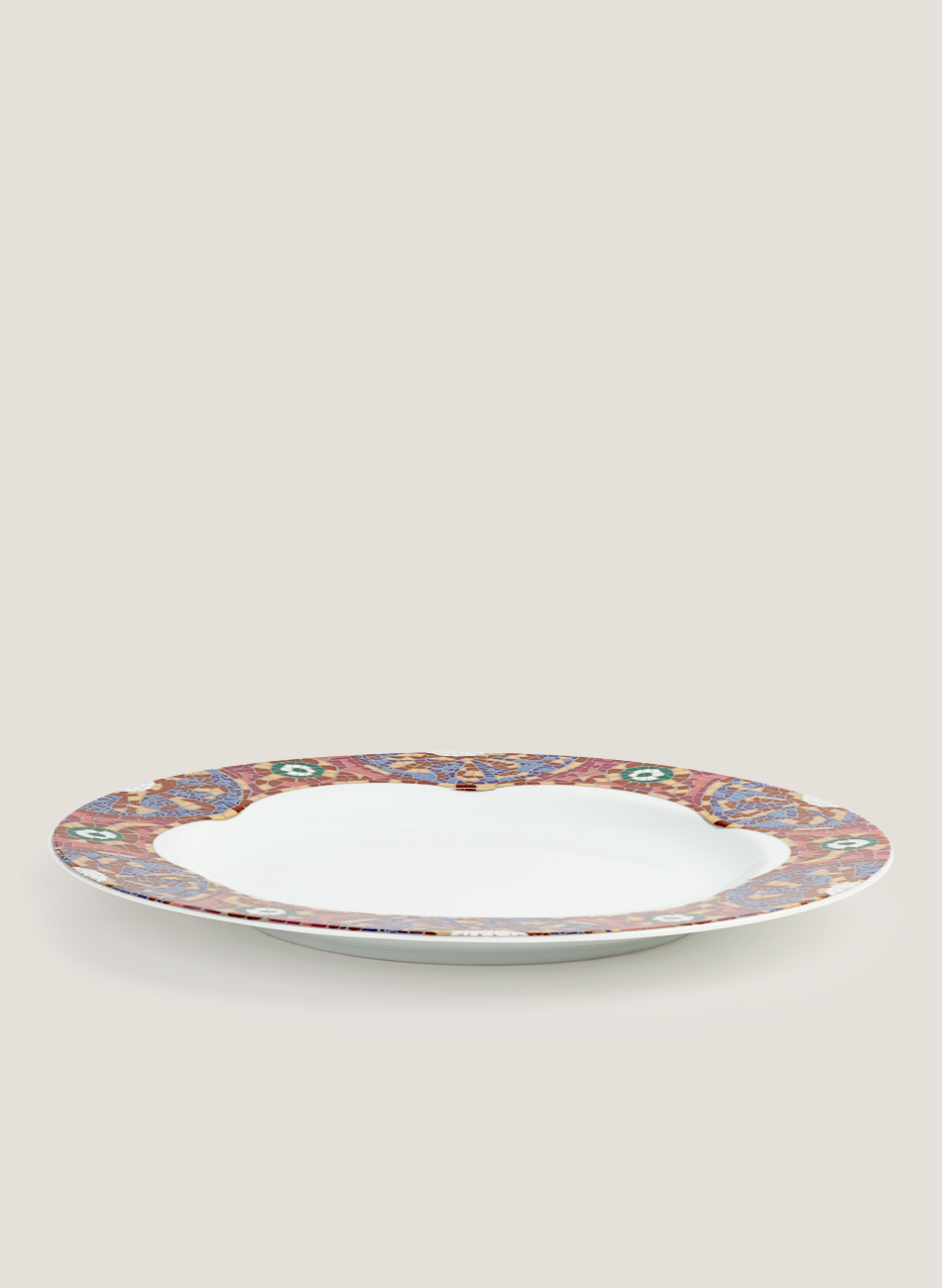 Gaudí decorated plate