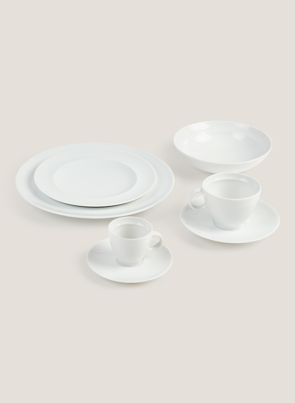 Vajilla blanca ala ancha