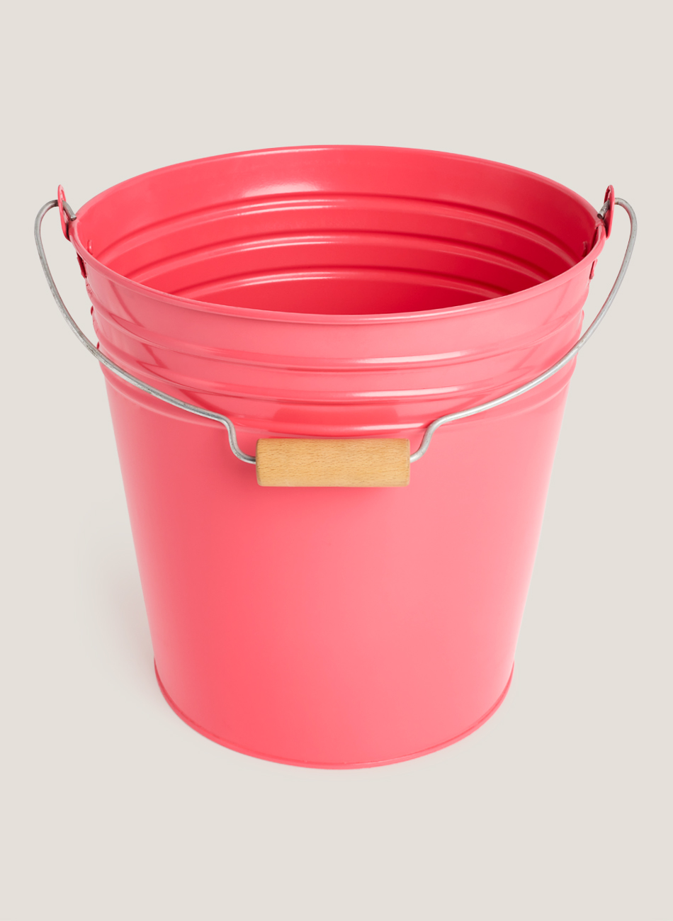 Cubos metálicos con asa