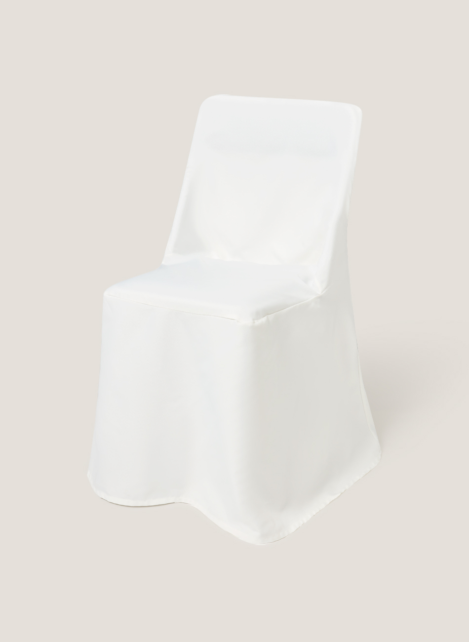Silla plegable con funda blanca