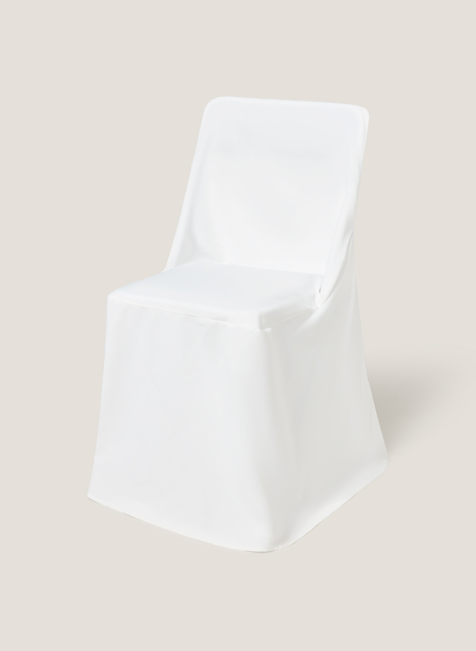 Silla plegable con funda blanca