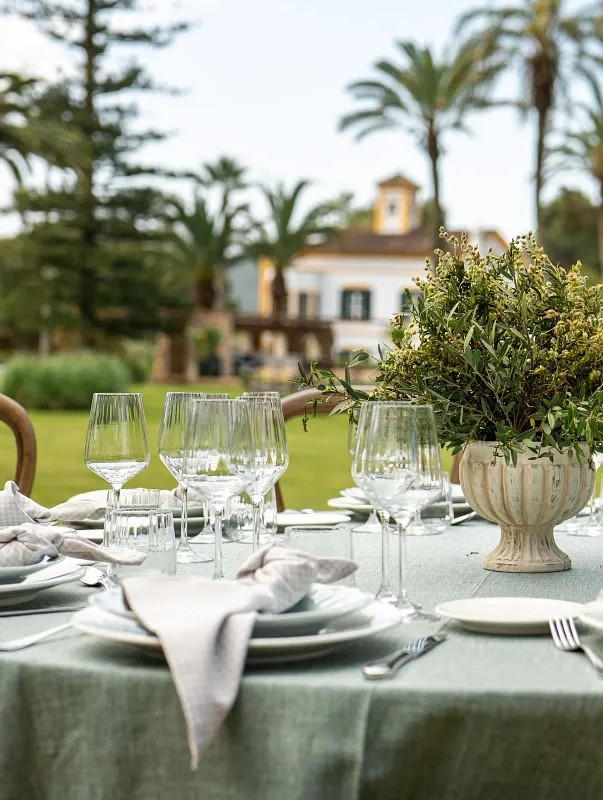 5 PALETAS DE COLOR PARA MESAS DE BODA QUE TRIUNFARÁN EN 2026