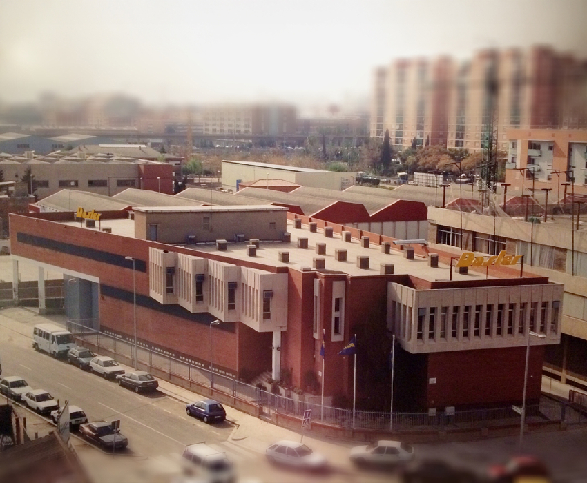 Nuevo almacén de 7000m2 en el Hospitalet, 1999