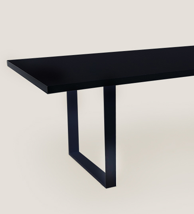 Mesa Line negra