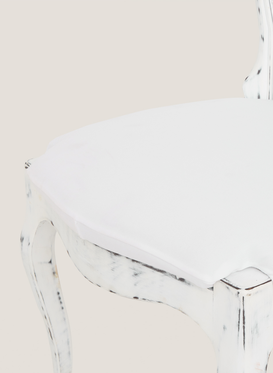 Silla vintage decapada blanca asiento blanco