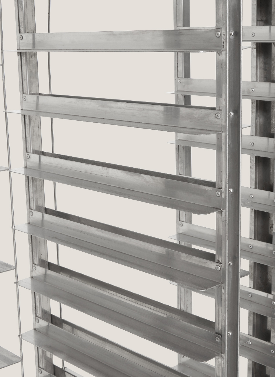 Torre porta-bandejas