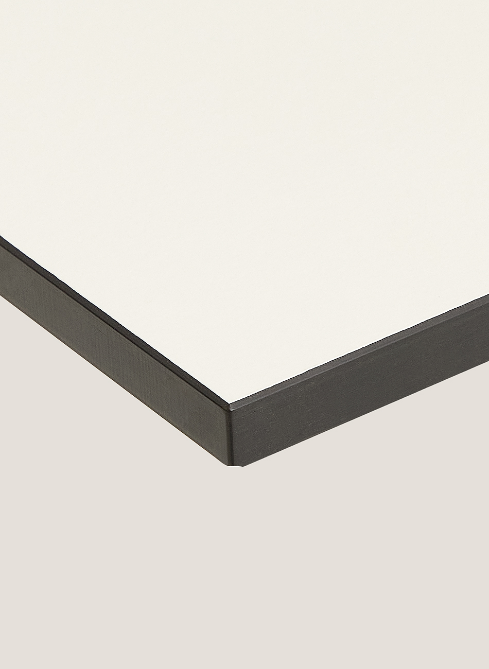 Mesa cuadrada blanca