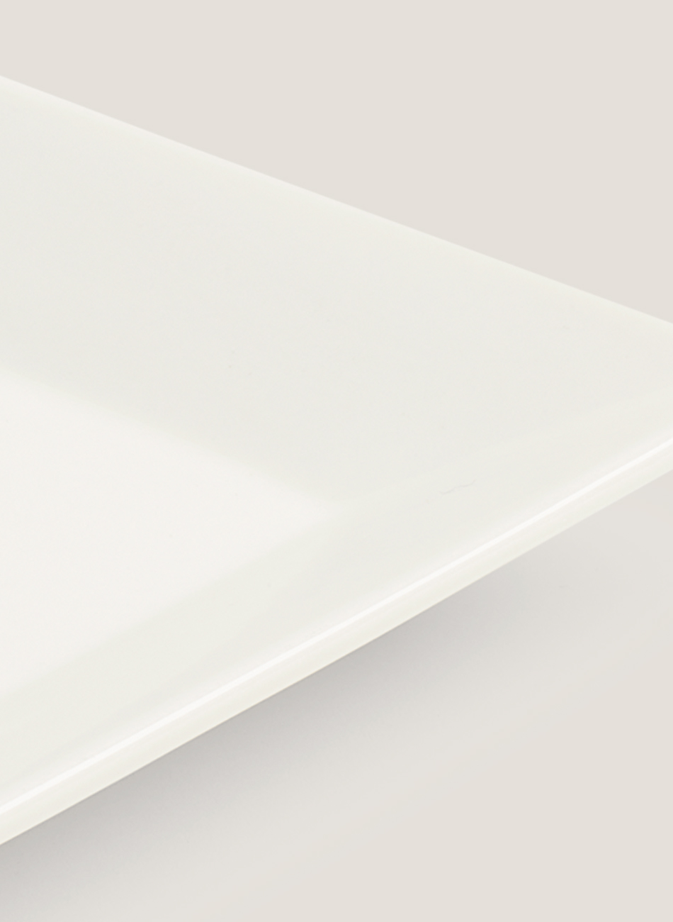 Small black, white and chocolate tokyo dish