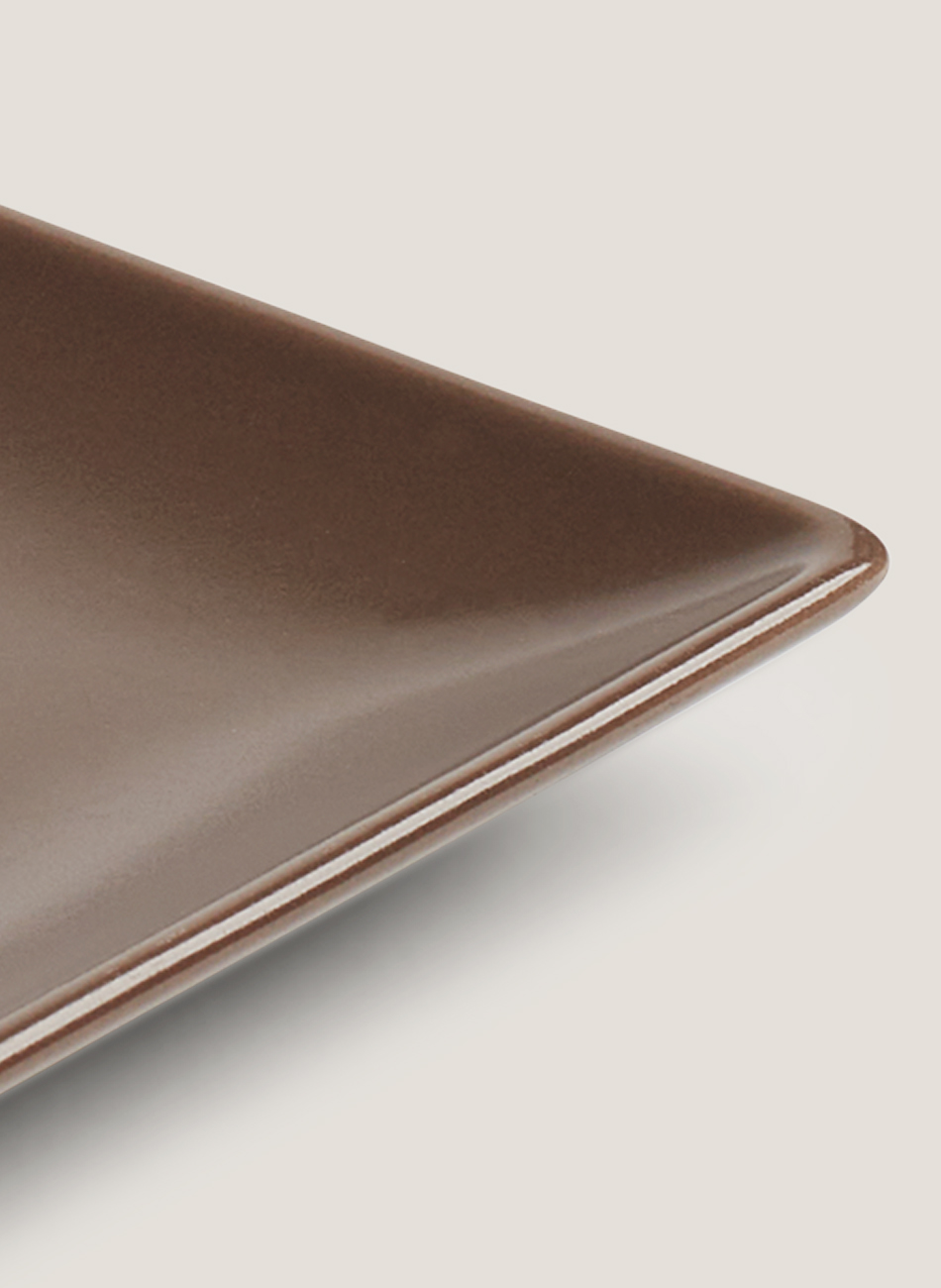 Small black, white and chocolate tokyo dish