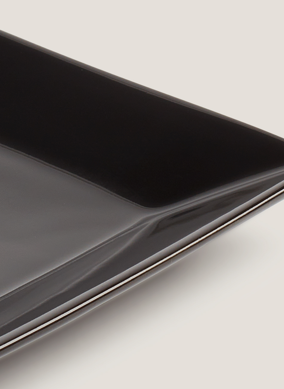 Small black, white and chocolate tokyo dish