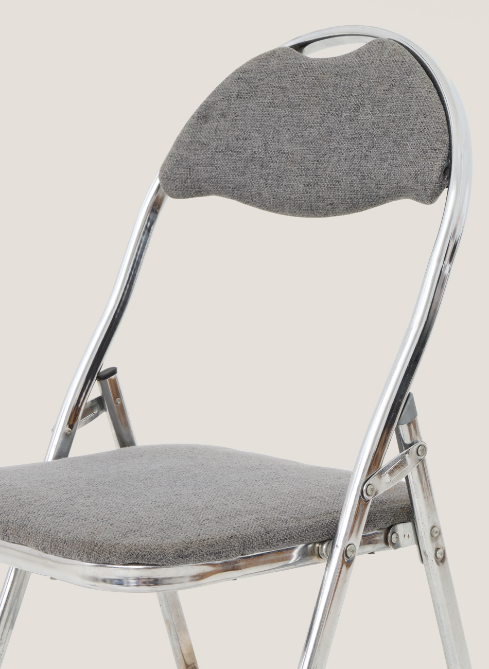Cadira tela grisa