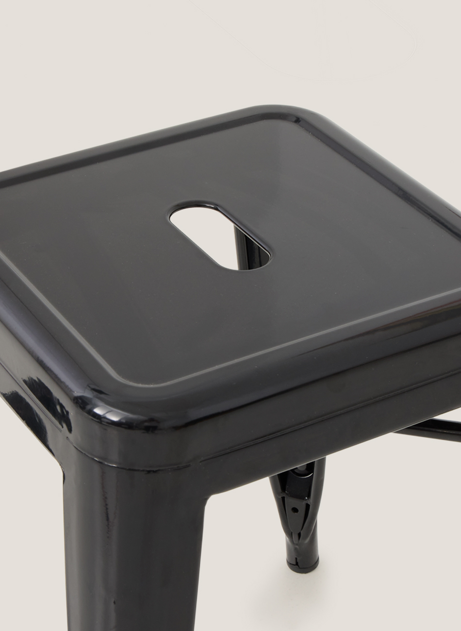 Taburete fabrik negro bajo